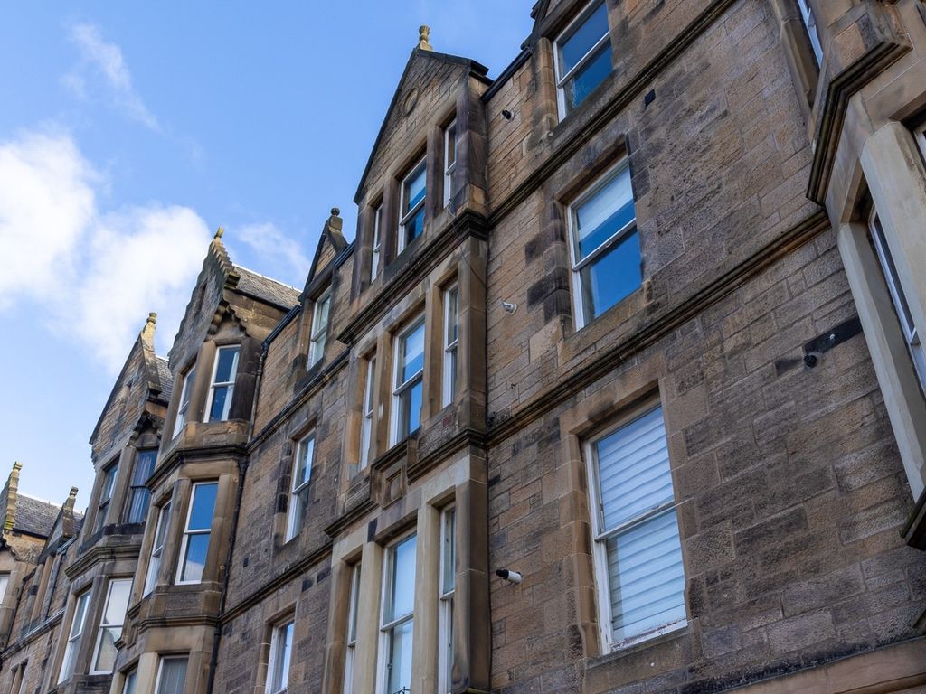 2 bed flat for sale in Marchmont Crescent, Edinburgh EH9, £385,000