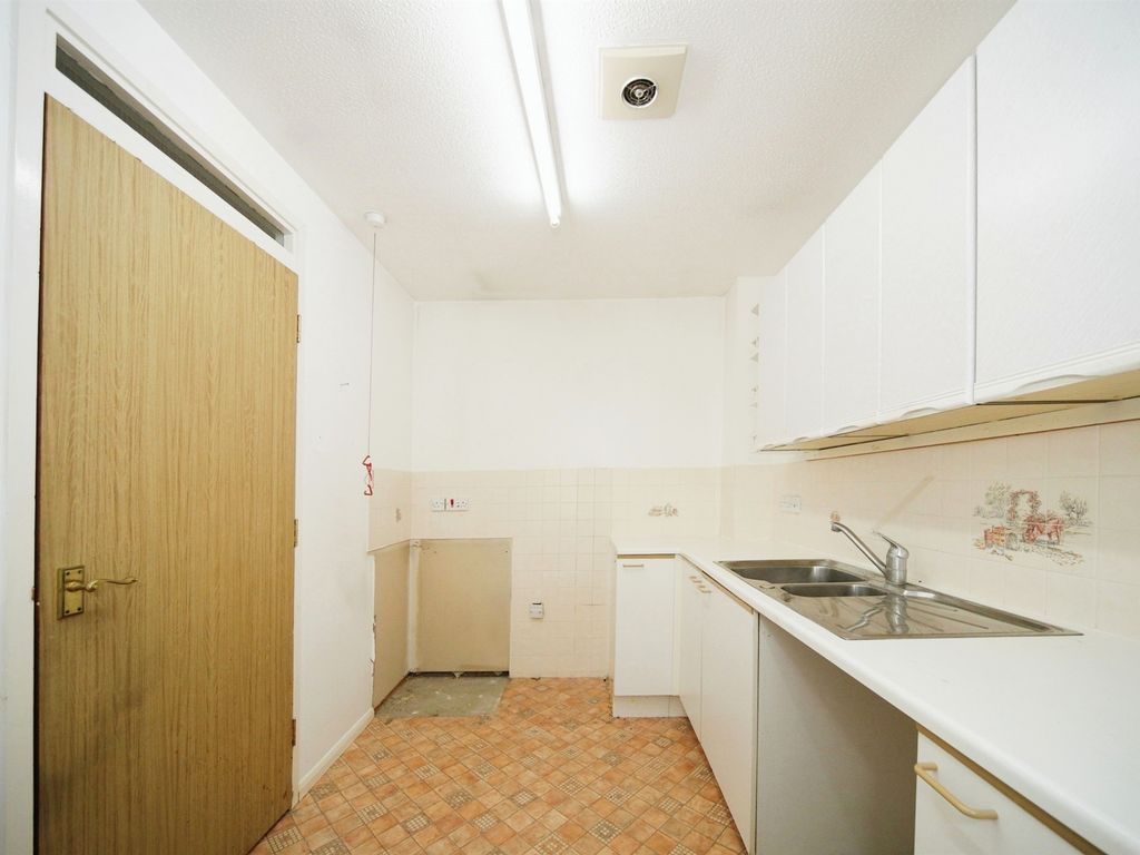 1 bed flat for sale in Albion Street, Dunstable LU6, £80,000