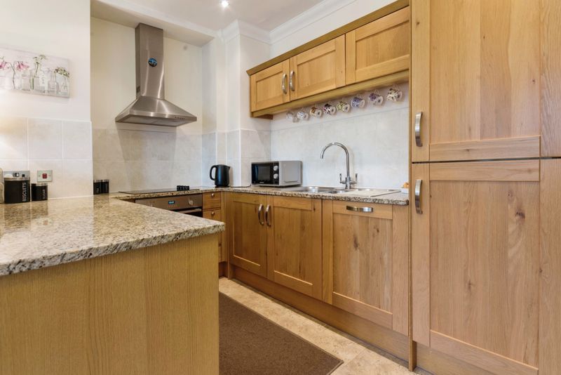 2 bed flat for sale in Brampton View, Northampton NN6, £175,500