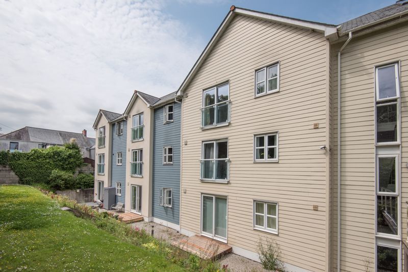 1 bed flat for sale in College Hill, Penryn TR10, £144,375