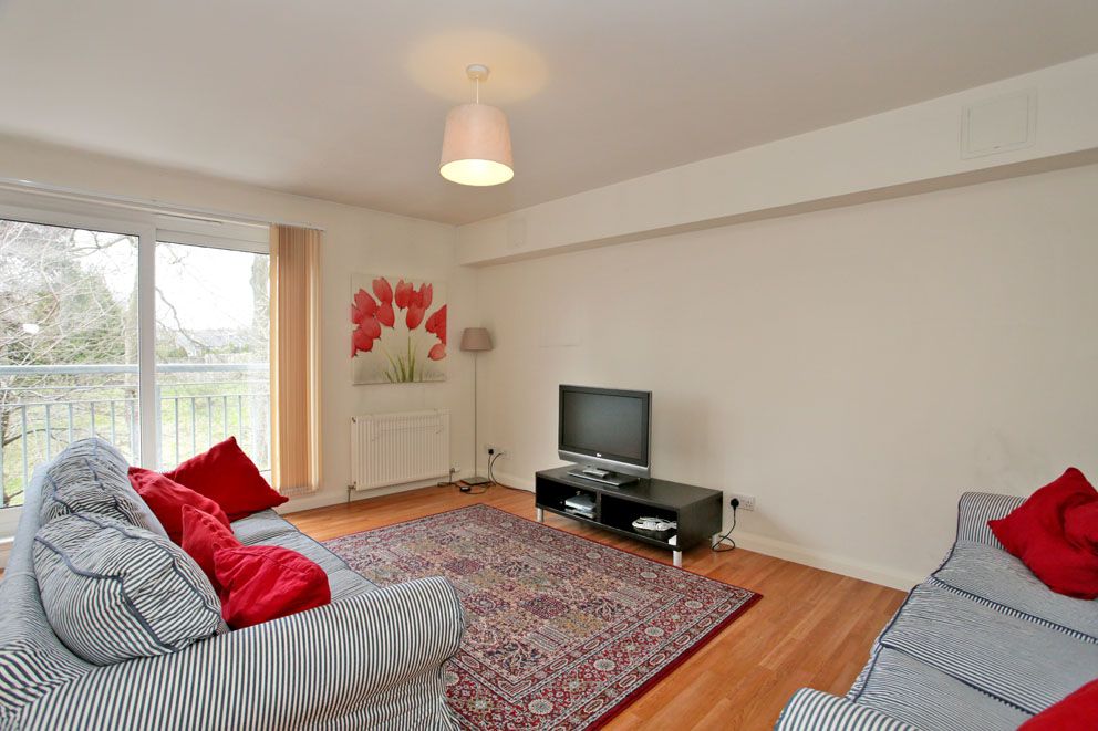 2 bed flat to rent in Rubislaw Square, Aberdeen AB15, £750 pcm