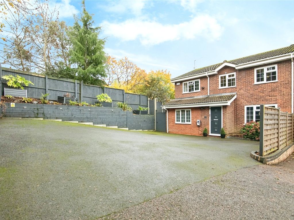 4 bed detached house for sale in Cranham Close, Redditch, Worcestershire B97, £425,000