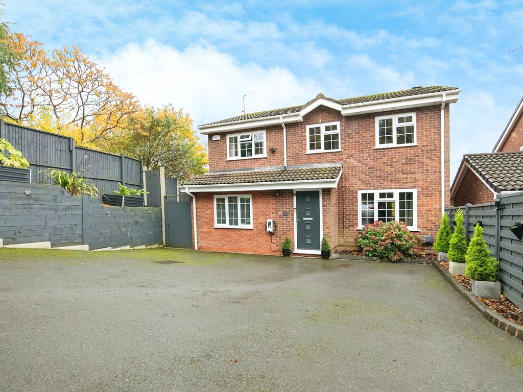 4 bed detached house for sale in Cranham Close, Redditch, Worcestershire B97, £425,000