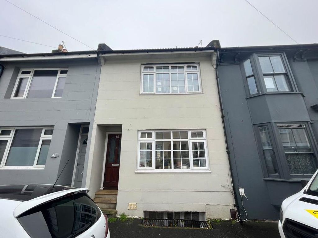 4 bed terraced house to rent in Park Crescent Road, Brighton BN2, £2,514 pcm
