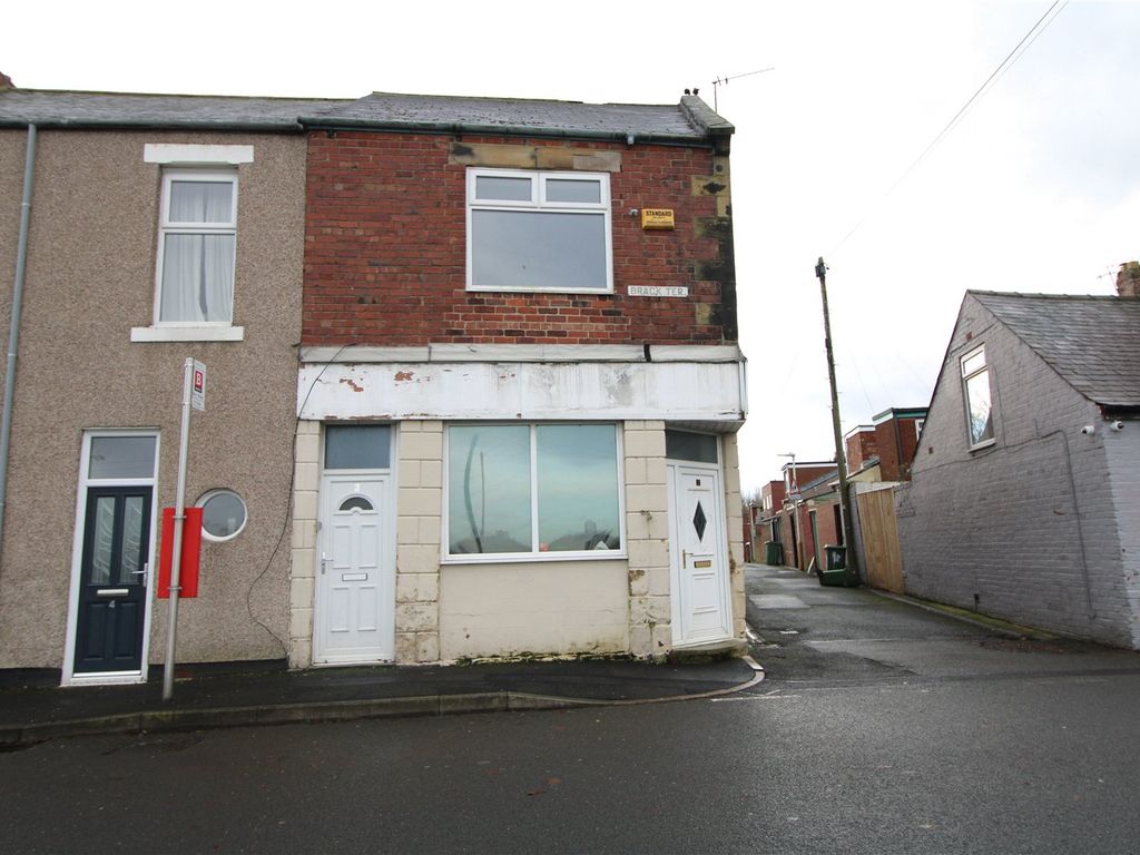 2 bed flat for sale in Brack Terrace, Gateshead NE10, £50,000
