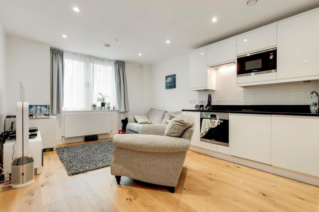 1 bed flat for sale in Walls Avenue, Chester CH1, £128,500
