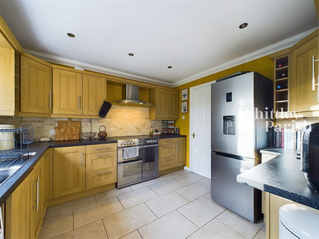 3 bed detached house for sale in Smiths Close, Dickleburgh, Diss IP21, £300,000