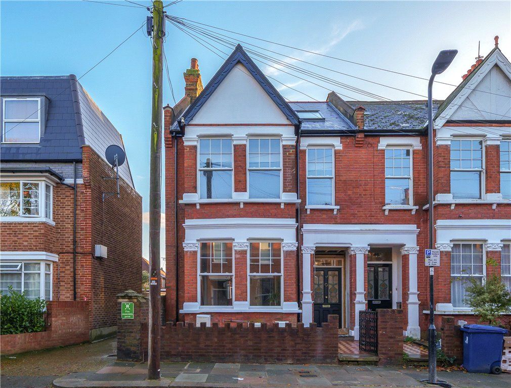 New home, 3 bed flat for sale in Grafton Road, London W3, £850,000