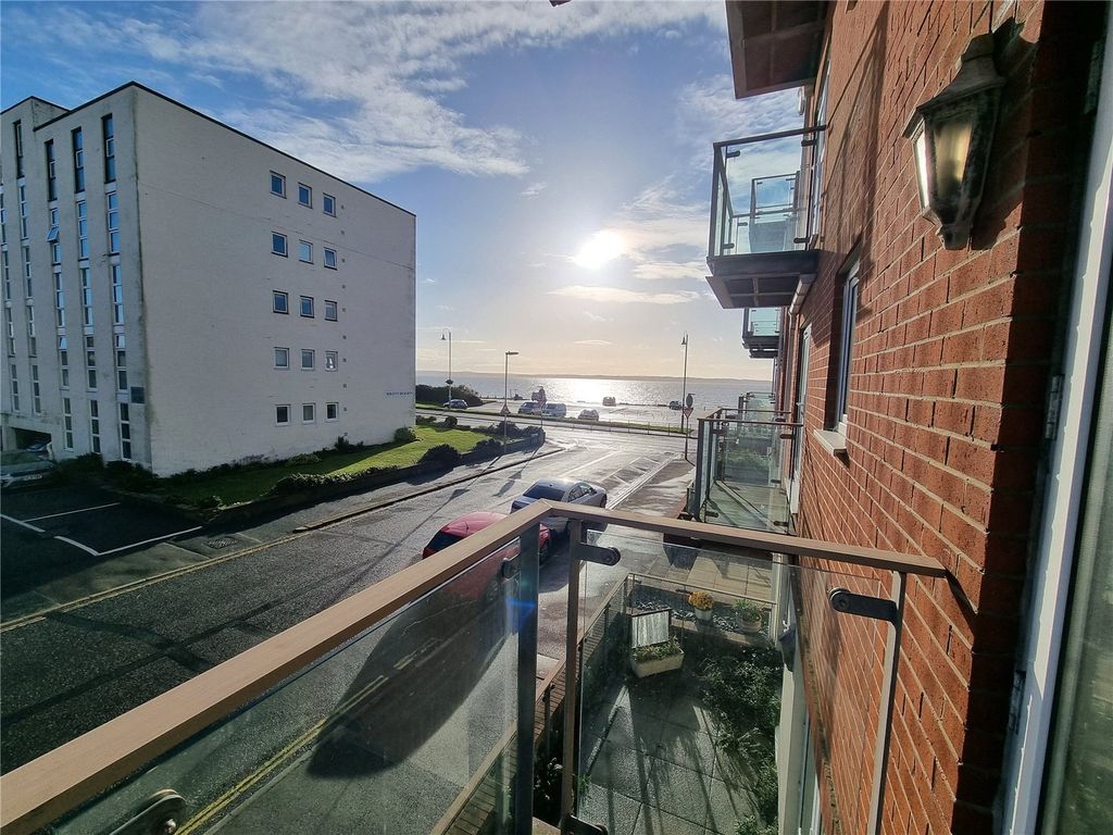 2 bed flat for sale in Beach Road, Lee-On-The-Solent, Hampshire PO13, £310,000