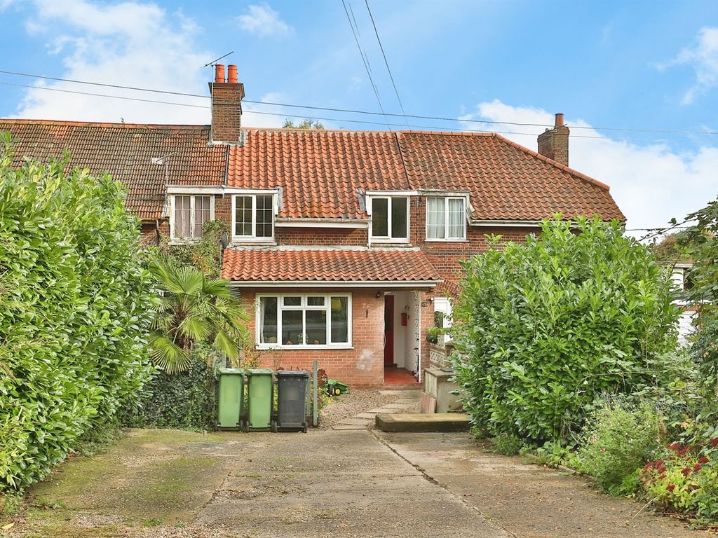 3 bed terraced house for sale in Station Lane, Hethersett, Norwich NR9, £220,000