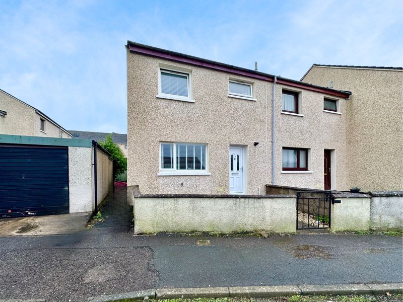 3 bed terraced house for sale in Threewells Drive, Forfar DD8, £115,000