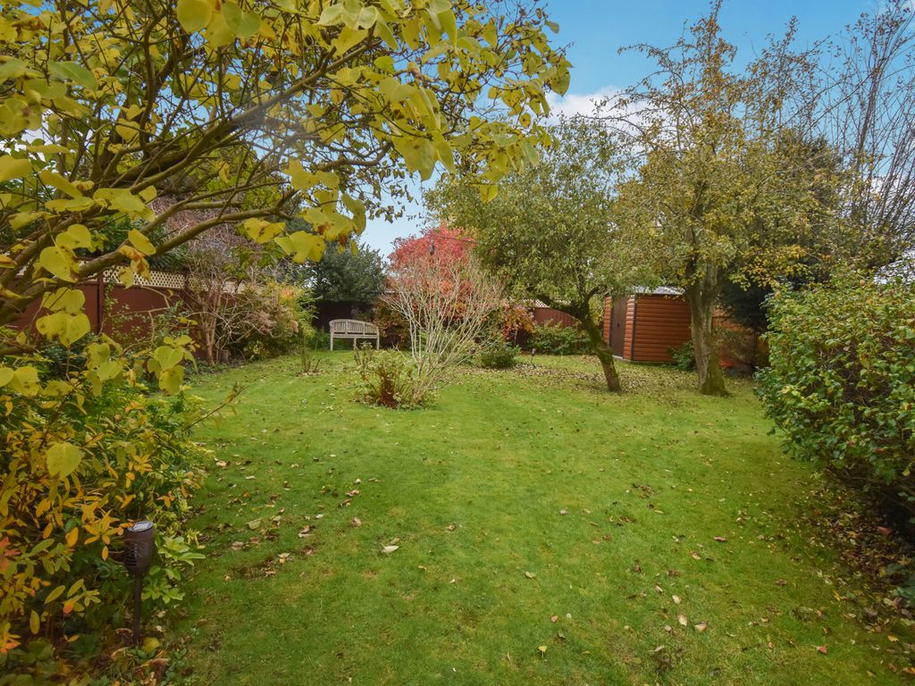 3 bed detached house for sale in Ware Lane, Wyton, Huntingdon PE28, £560,000