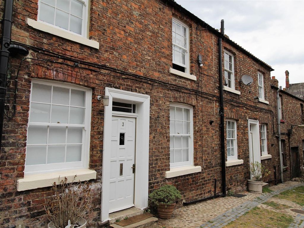 1 bed terraced house to rent in Johnsons Yard, Market Place, Thirsk YO7, £625 pcm