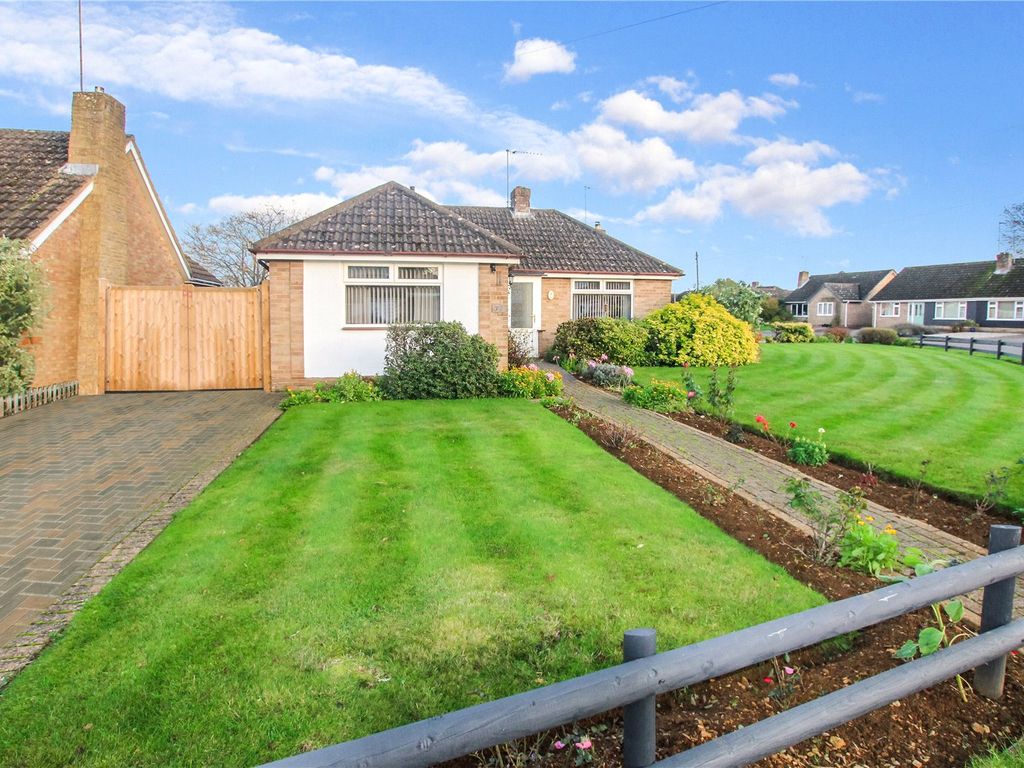 2 bed bungalow for sale in Horton Road, Middleton Cheney, Banbury OX17, £365,000