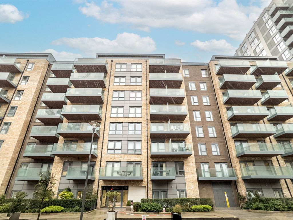 Studio for sale in Beaufort Square, Beaufort Park, Colindale NW9, £350,000