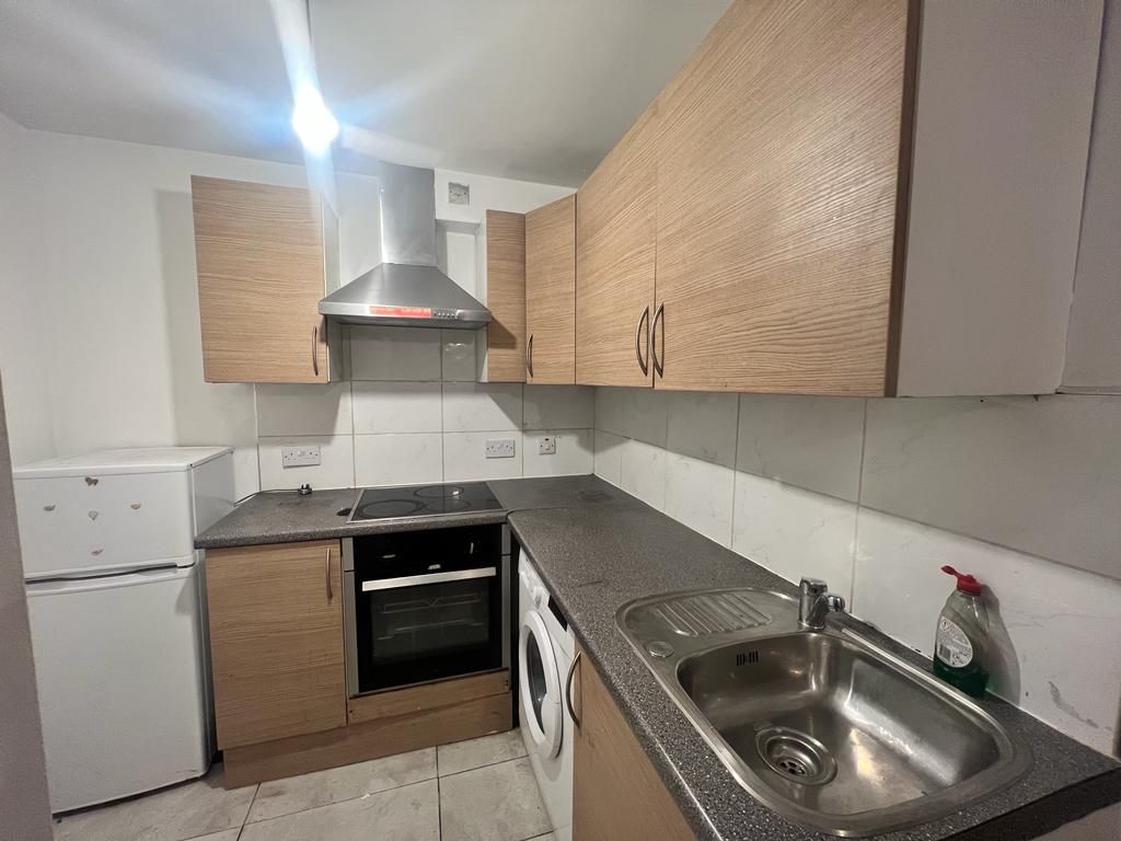 2 bed flat to rent in King Street, Luton LU1, £1,150 pcm