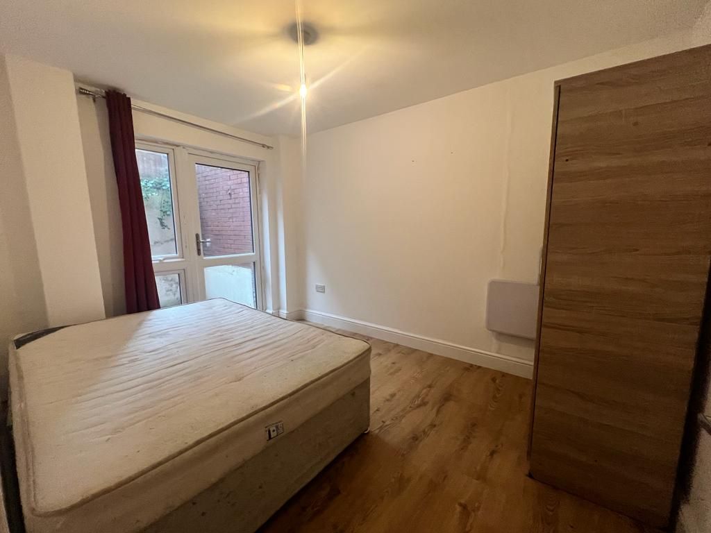 2 bed flat to rent in King Street, Luton LU1, £1,150 pcm