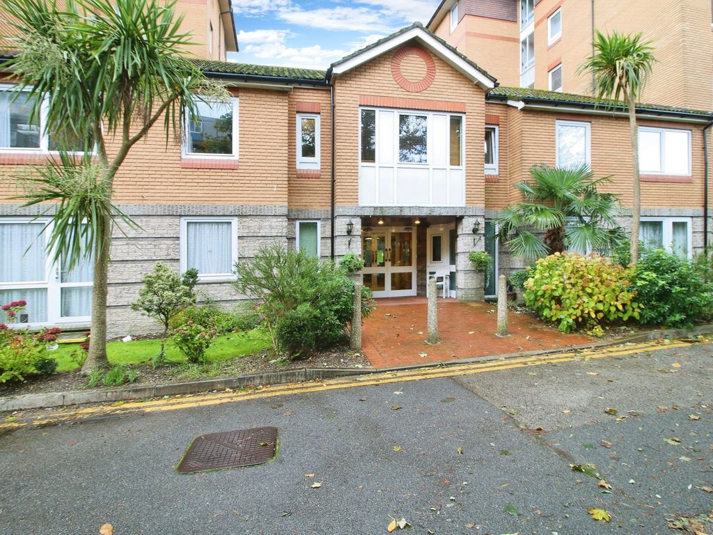 1 bed flat for sale in St. Peters Road, Bournemouth BH1, £90,000