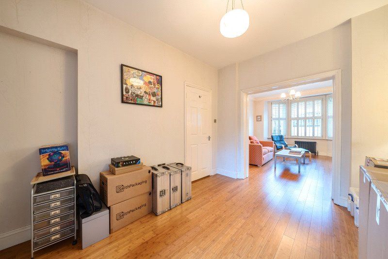 1 bed flat for sale in Millbrook Road, London SW9, £475,000