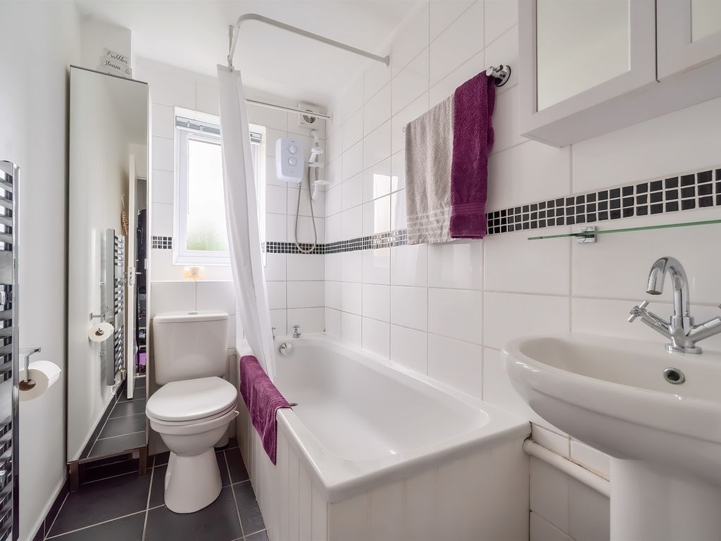 Studio for sale in Waddington Close, Burleigh Road, Enfield EN1, £225,000