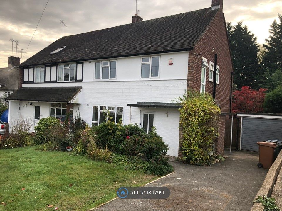 3 bed semi-detached house to rent in Evelyn Drive, Pinner HA5, £2,500 pcm