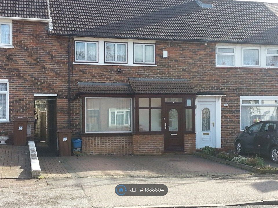 3 bed terraced house to rent in Allerton Road, Borehamwood WD6, £1,775 pcm