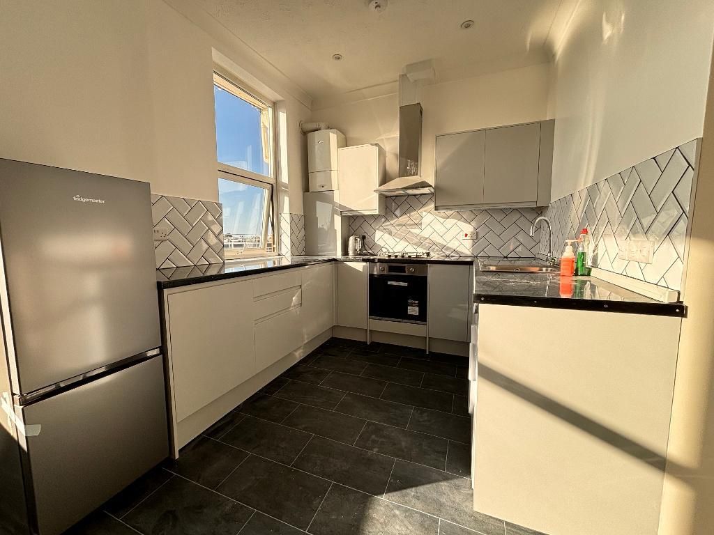 1 bed flat to rent in Blatchington Road, Hove BN3, £1,200 pcm