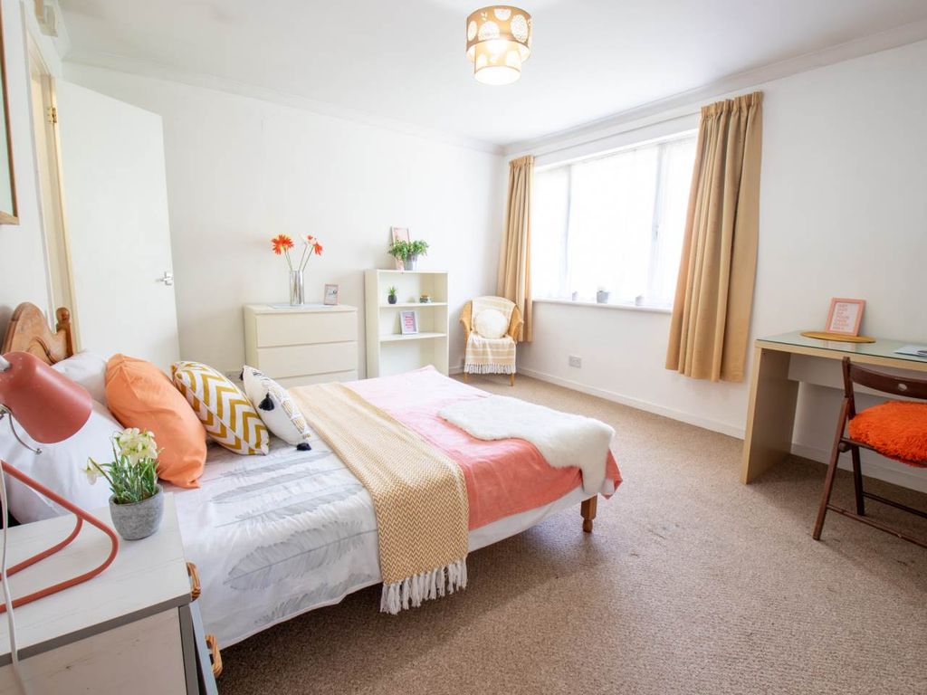 6 bed property to rent in Sidney Road, Gillingham, Kent ME7, £540 pcm