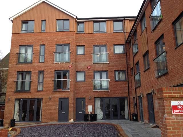1 bed flat to rent in Saxton Street, Gillingham ME7, £765 pcm