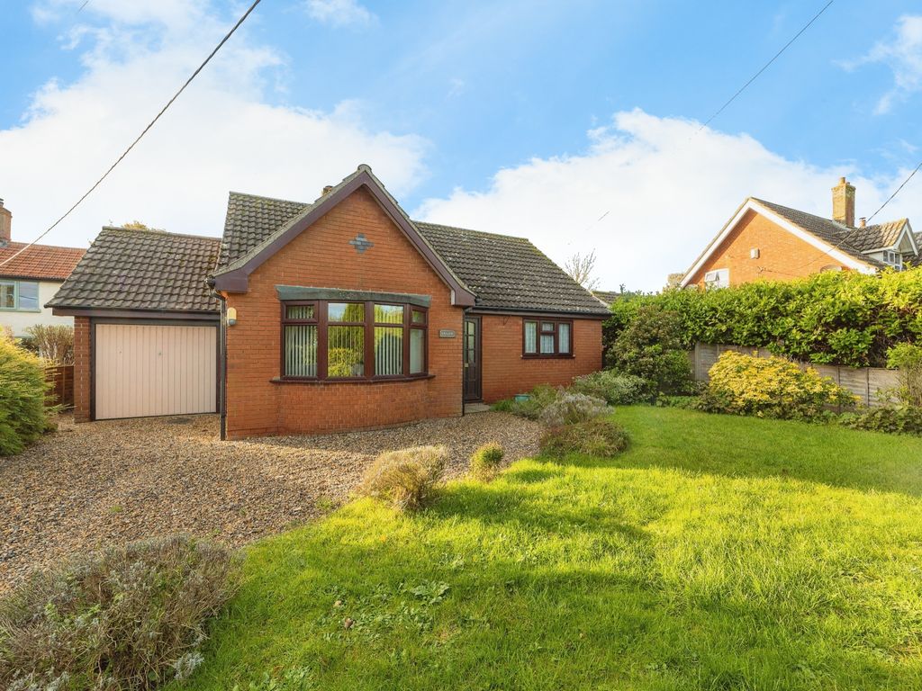 2 bed bungalow for sale in The Green, Deopham, Wymondham, Norfolk NR18, £300,000