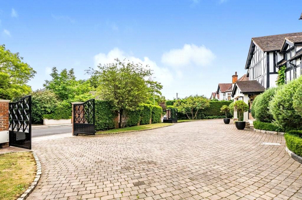 7 bed detached house for sale in Uphill Road, Mill Hill, London NW7, £5,750,000