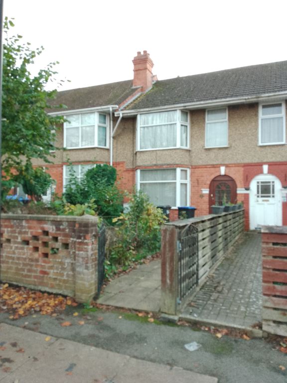 3 bed terraced house for sale in Kingsley Road, Northampton NN2, £239,995