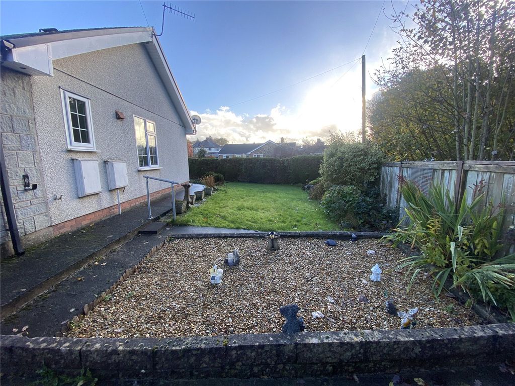 3 bed bungalow for sale in Gorn Road, Llanidloes, Powys SY18, £255,000