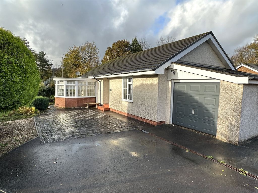 3 bed bungalow for sale in Gorn Road, Llanidloes, Powys SY18, £255,000