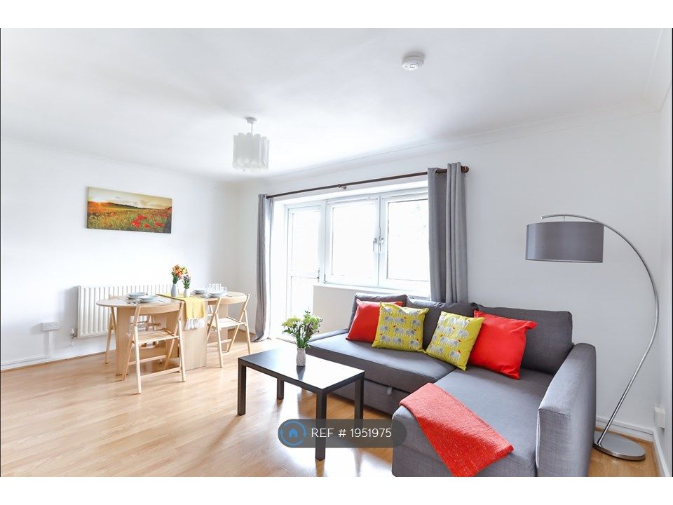 2 bed flat to rent in St. Paul