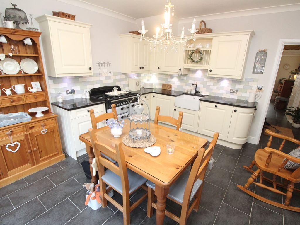 3 bed detached house for sale in Sycamore Street, Blaby, Leicester LE8, £349,950