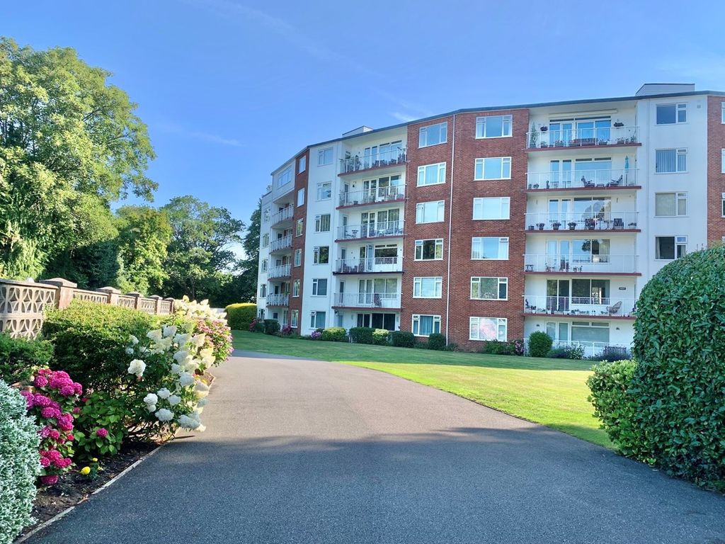 3 bed flat for sale in 22 The Avenue, Branksome Park BH13, £380,000