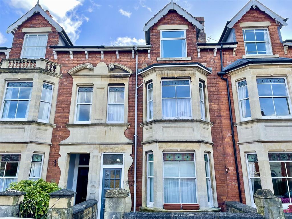 6 bed town house for sale in St. Margaret's Road, Old Town, Swindon SN3, £425,000