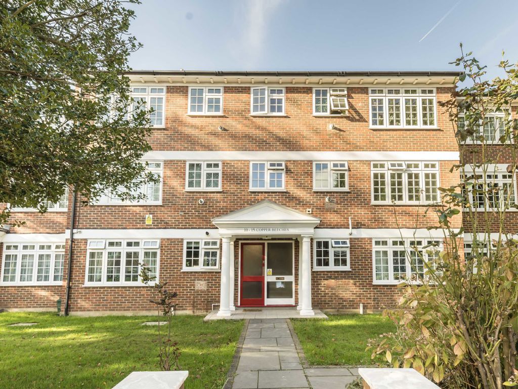 2 bed flat for sale in Witham Road, Isleworth TW7, £365,000