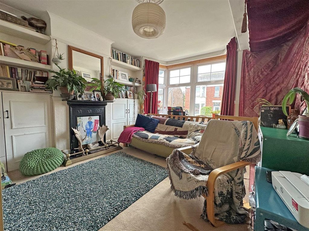 4 bed semi-detached house for sale in Hollingbury Road, Brighton BN1, £600,000