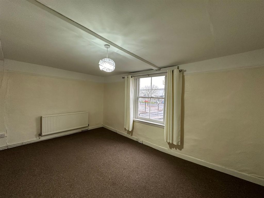 2 bed flat to rent in New Rents, Ashford TN23, £975 pcm