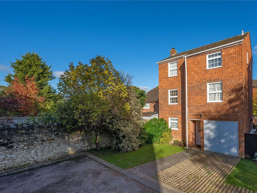 4 bed detached house for sale in Doddington Court, Maidstone ME16, £500,000