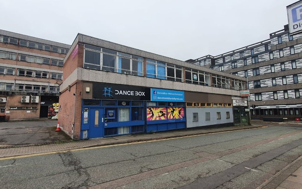Retail premises to let in Clarence Street, Wolverhampton WV1, £15,000 pa