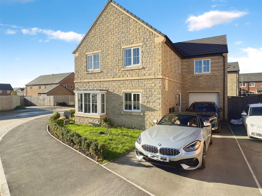 5 bed property for sale in Alston Meadows, Longridge, Preston PR3, £359,995