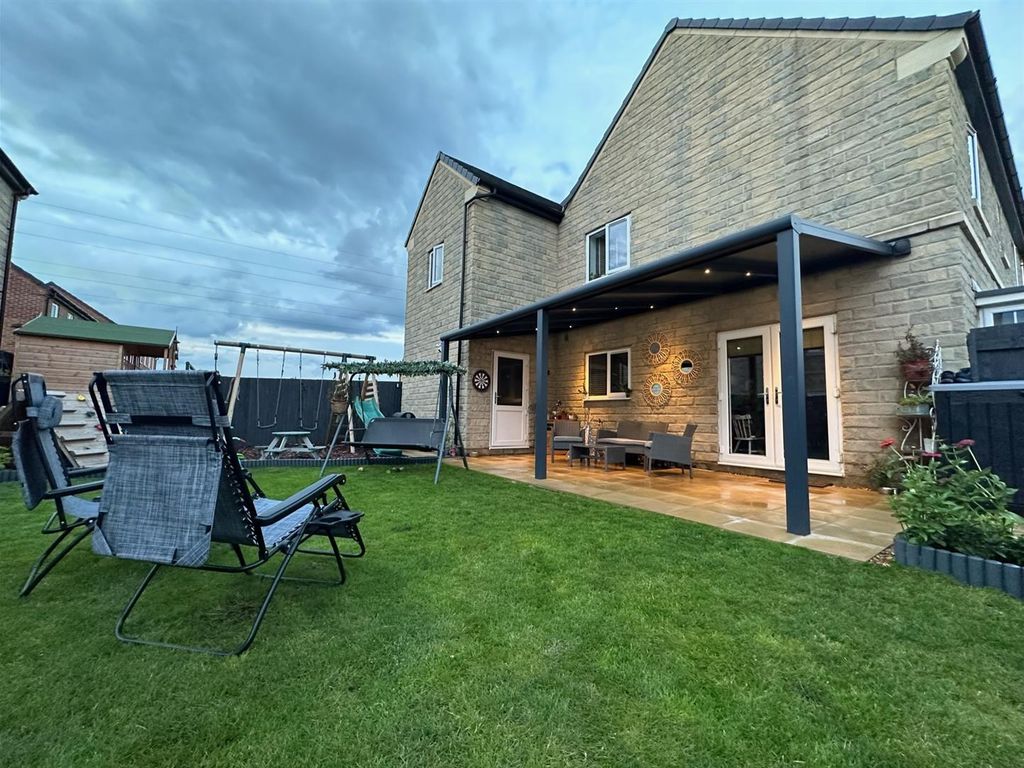 5 bed property for sale in Alston Meadows, Longridge, Preston PR3, £359,995