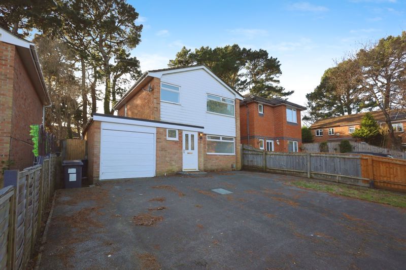 3 bed detached house to rent in Littlemoor Avenue, Bournemouth BH11, £1,550 pcm