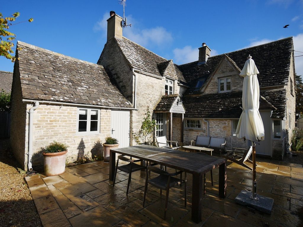 4 bed cottage to rent in School Lane, Ampney Crucis, Cirencester GL7, £3,750 pcm