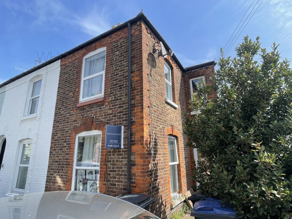 2 bed end terrace house for sale in Norfolk Street, Whitstable CT5, £200,000