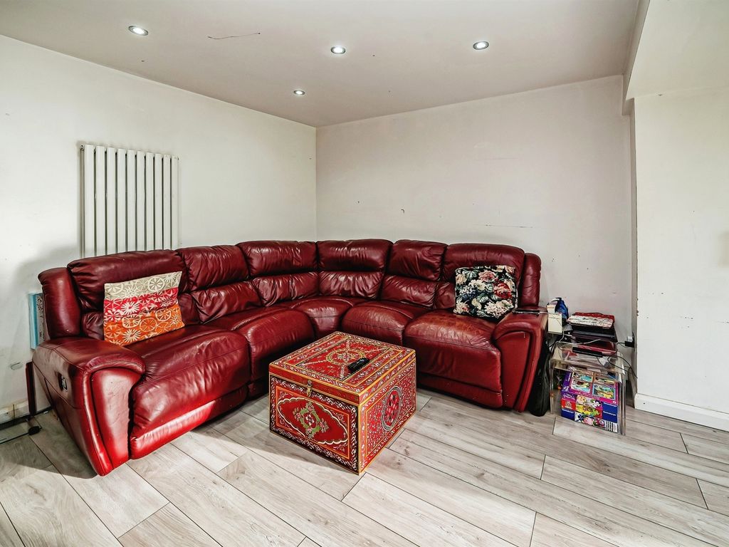 2 bed end terrace house for sale in Braemar Gardens, Cippenham, Slough SL1, £375,000