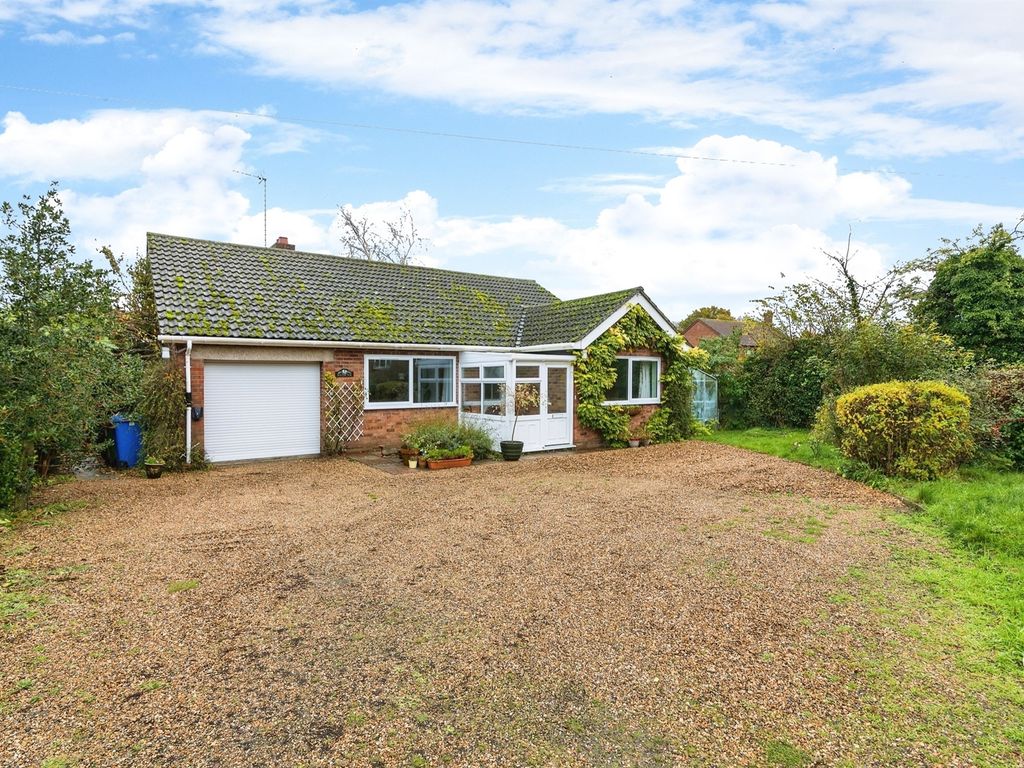 3 bed detached bungalow for sale in Mill Lane, Barnby, Beccles NR34, £400,000